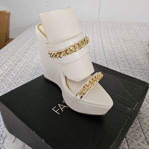 Breaking Hearts Wedges